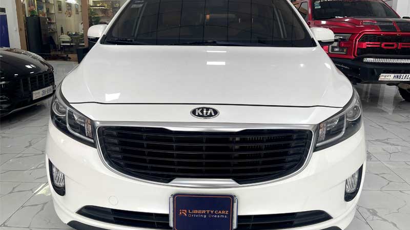 Used Kia Carnival