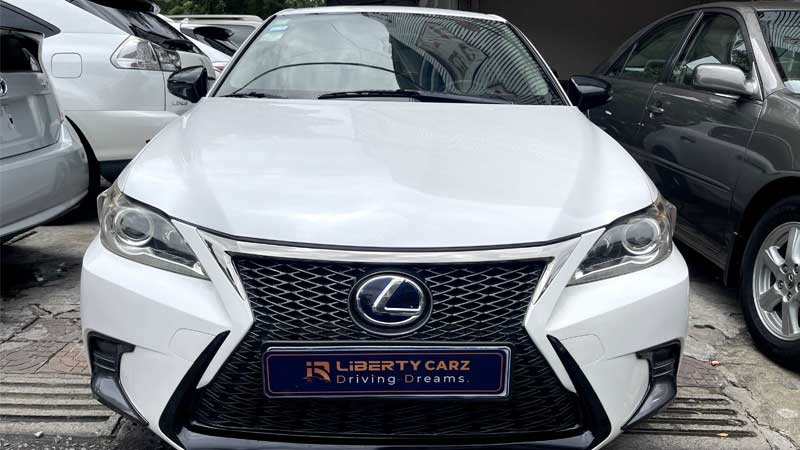 Lexus CT200h