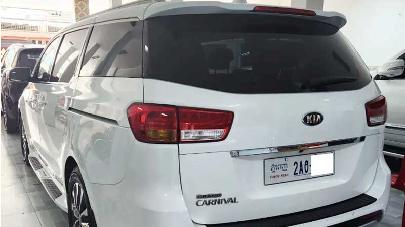 Used Kia Carnival