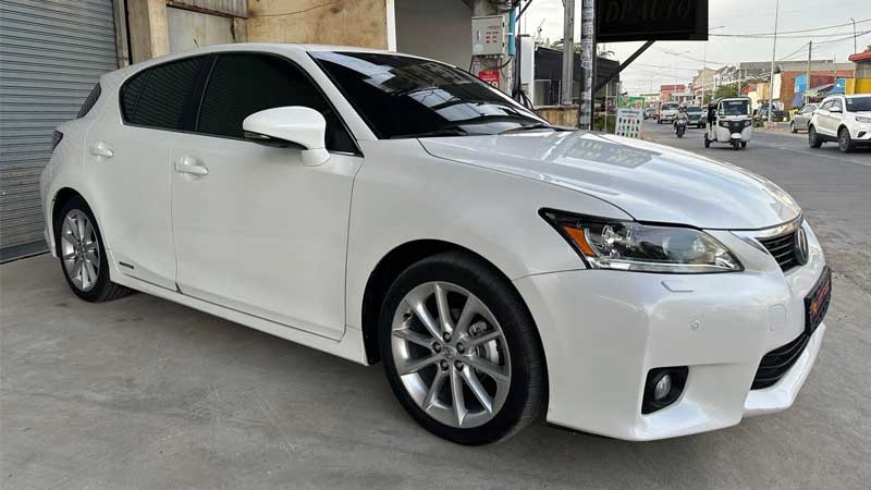 The Lexus CT200h